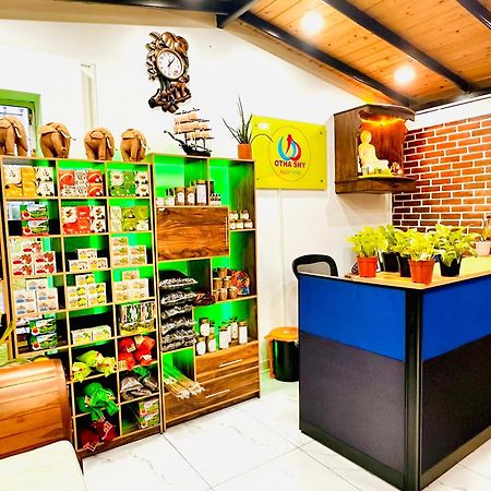 Otha Shy Airport Transit Hotel Katunayaka Bagian luar foto