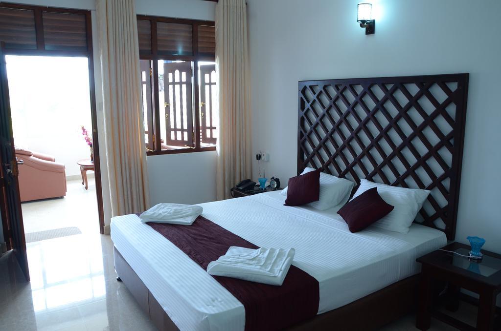 Otha Shy Airport Transit Hotel Katunayaka Ruang foto