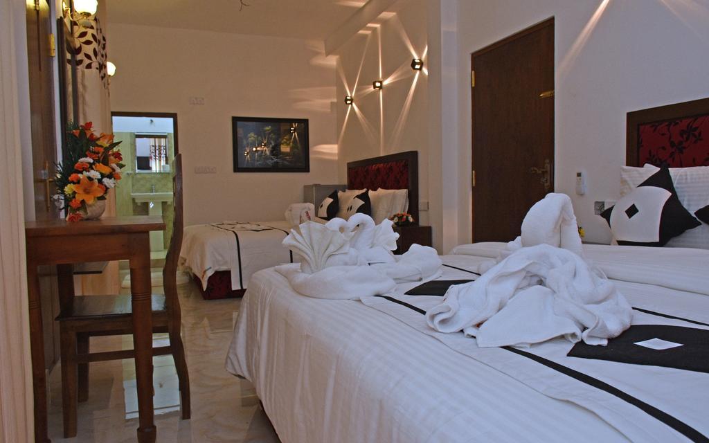 Otha Shy Airport Transit Hotel Katunayaka Bagian luar foto