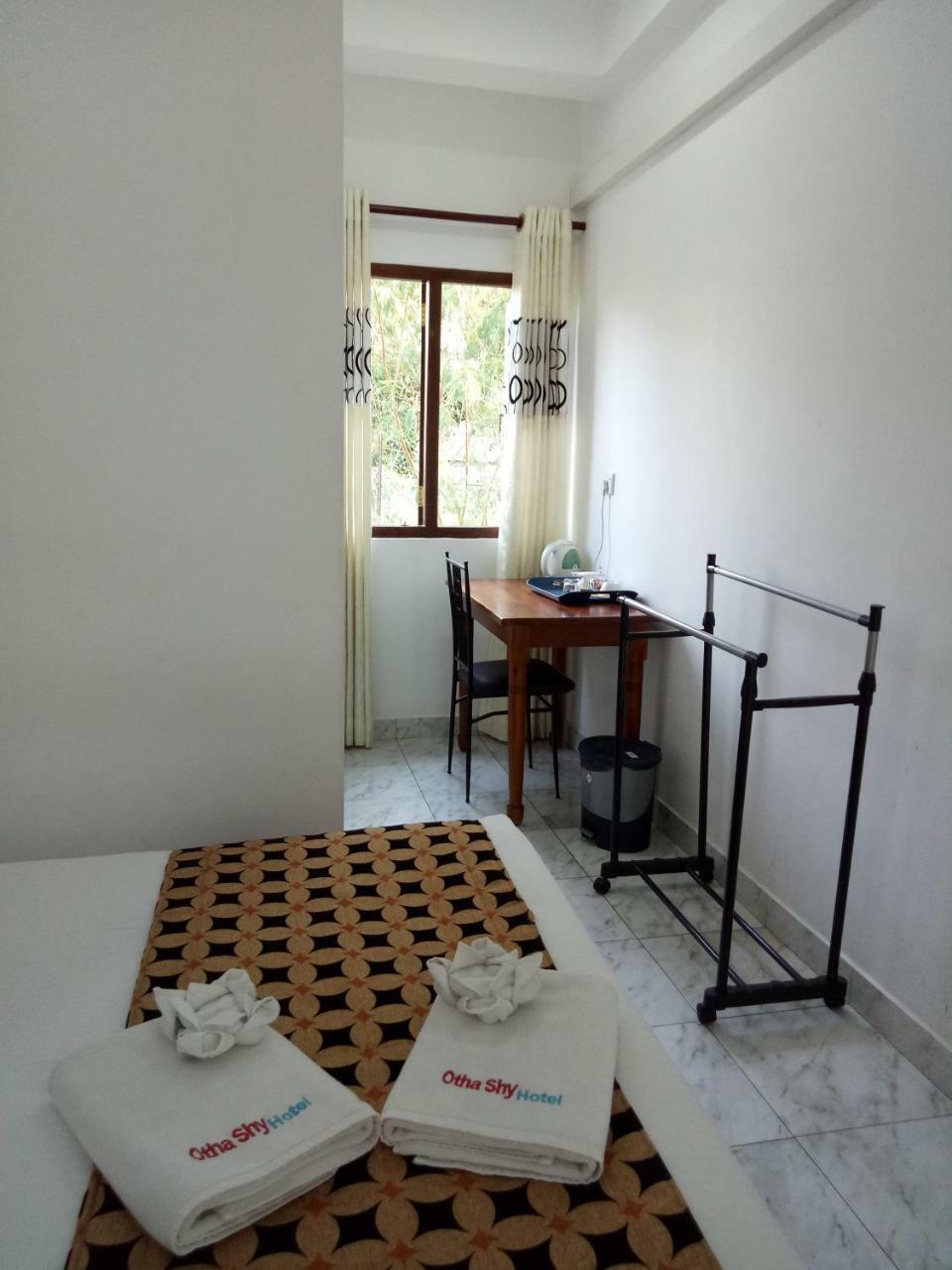 Otha Shy Airport Transit Hotel Katunayaka Bagian luar foto