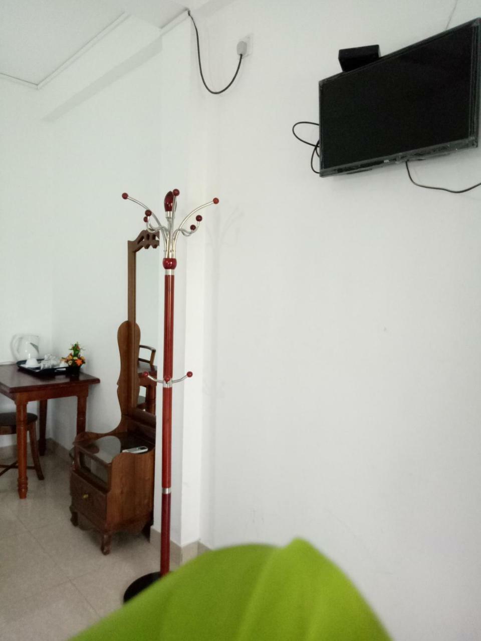 Otha Shy Airport Transit Hotel Katunayaka Bagian luar foto